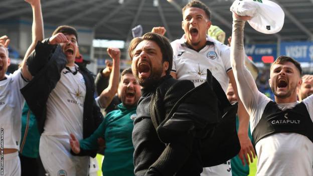 EnglandMustLose's tweet photo. @Hopkins_CCFC @Rovers One win isn’t a battering, but four in a row is. #SwimAway #BenCabango #Swans https://t.co/UYQFtBldkV