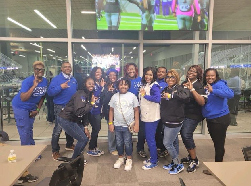 FwSigmas's tweet photo. The Brothers and Sisters of Phi Beta Sigma and Zeta Phi Beta were recognized at the North Crowley Partner Appreciation Celebration #ZPBS #Sigmas #Zetas #1914 #1920 https://t.co/7ZyUEuCZyG