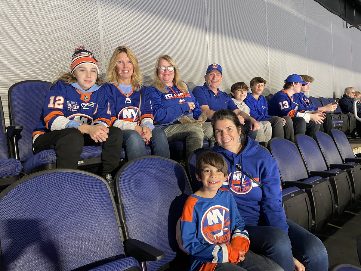 OFT had an awesome time at the <a href="/NYIslanders/">New York Islanders</a> game on Thursday!