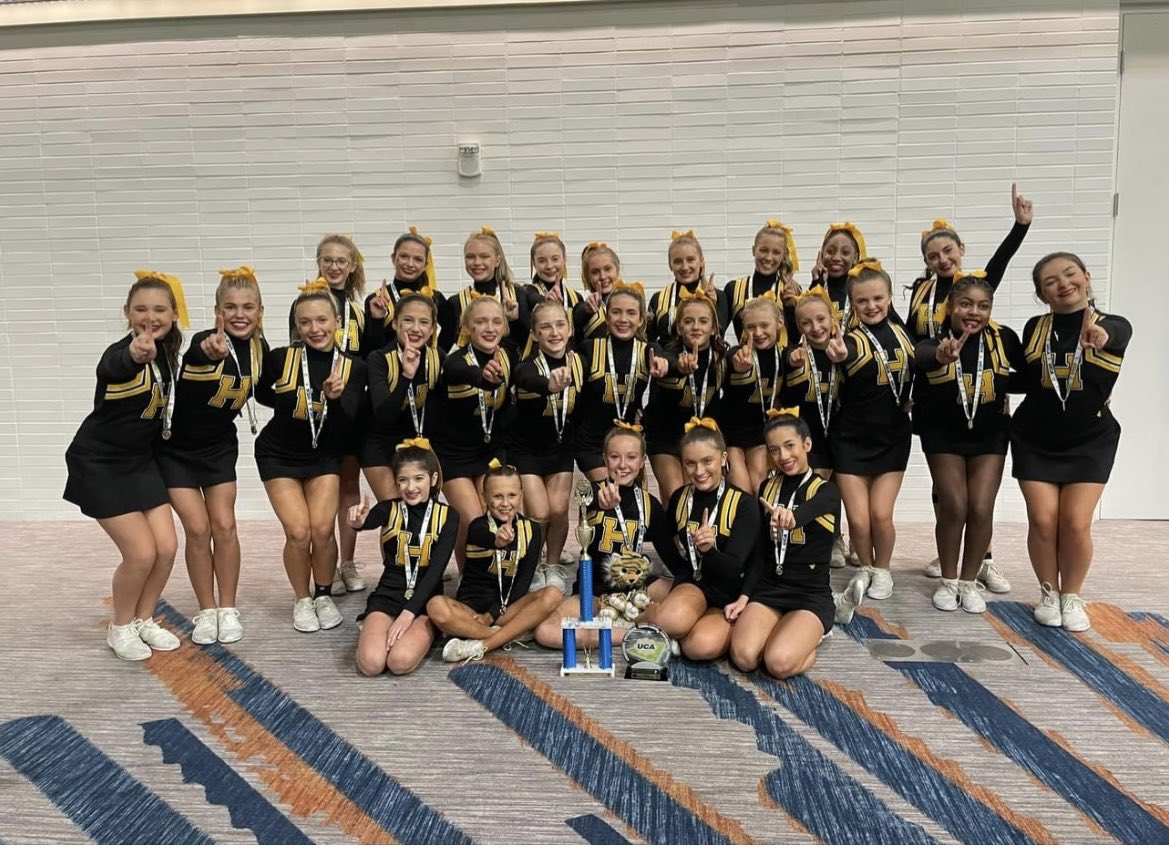 TweetDCS_HMS's tweet photo. Congrats to our cheer team for winning the Mid-South Regional #HernandoHasClass https://t.co/PM8AobmcBa