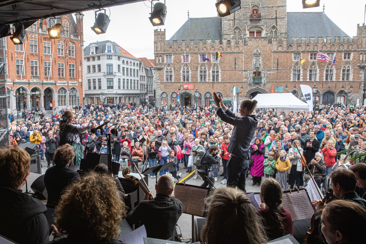 CONCERTGEBOUW BRUGGE (@concertgebouwbr) on Twitter photo Feesteditie van ‘Iedereen klassiek’ trekt 15 000 bezoekers naar Brugge. Het mag duidelijk zijn: Iedereen Klassiek is en blijft een succesformule!
#iedereenklassiek
Een fijne samenwerking met <a href="/StadBrugge/">Stad Brugge</a> <a href="/BruggePlus/">Brugge Plus</a> <a href="/Klararadio/">Klara</a> Feesteditie van ‘Iedereen klassiek’ trekt 15 000 bezoekers naar Brugge. Het mag duidelijk zijn: Iedereen Klassiek is en blijft een succesformule!
#iedereenklassiek
Een fijne samenwerking met <a href="/StadBrugge/">Stad Brugge</a> <a href="/BruggePlus/">Brugge Plus</a> <a href="/Klararadio/">Klara</a>