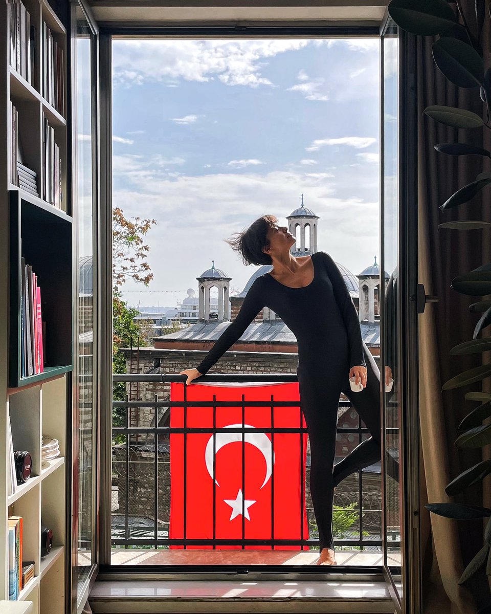 Zeynep Özyılmazel tweet media