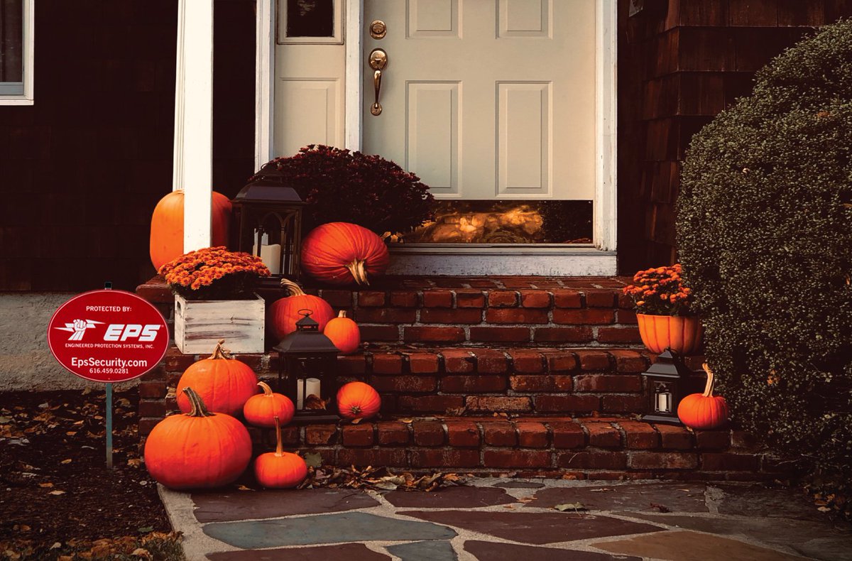 EPS_Security's tweet image. 🎃👻 Halloween is creeping closer, and we&apos;re all excited for the spooky festivities!

This Halloween, let&apos;s all have a hair-raisingly fun time while keeping safety at the forefront. Wishing you a hauntingly happy Halloween! 🎃👻

#HalloweenSafety  #StaySafeAndHaveFun