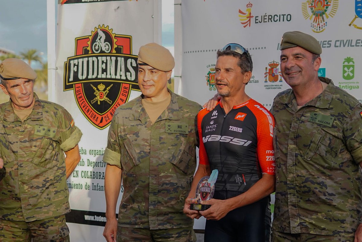 MCANA_ET's tweet image. ¡Enhorabuena a todos los participantes que han terminado la Carrera 🚴🏽‍♂️ de #FudeNaS 2023! y en especial a aquellos que han logrado pódium🏆 Se ha vivido una emotiva entrega de premios en #Morrojable rodeada de un gran ambiente de competición y compañerismo. #BRICANXVI
@MCANA_ET 🇪🇦