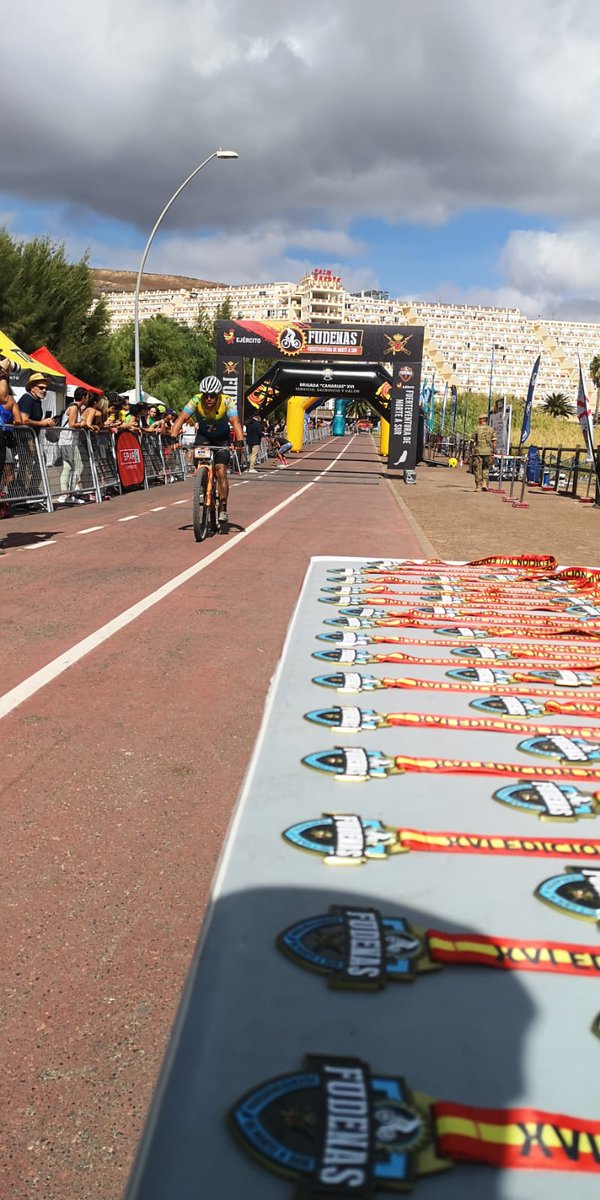MCANA_ET's tweet image. ¡Enhorabuena a todos los participantes que han terminado la Carrera 🚴🏽‍♂️ de #FudeNaS 2023! y en especial a aquellos que han logrado pódium🏆 Se ha vivido una emotiva entrega de premios en #Morrojable rodeada de un gran ambiente de competición y compañerismo. #BRICANXVI
@MCANA_ET 🇪🇦