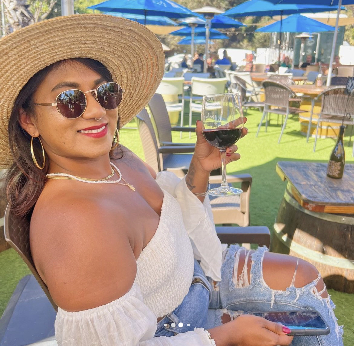 Autumn days in Malibu are always filled with sunshine and good vibes.
Let the weekend begin!

Cheers to you. You deserve a glass of wine!

📸 @rissaswurld