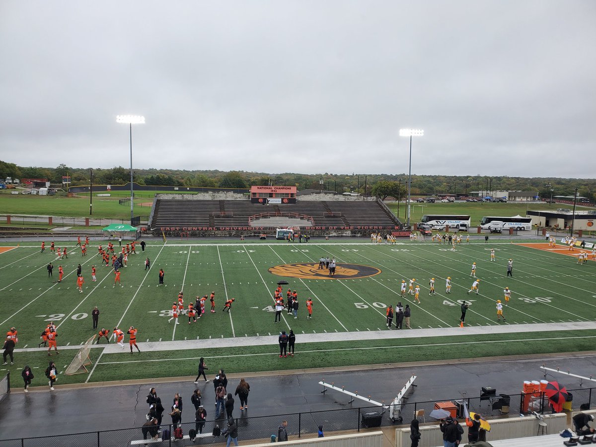 SamStrasner's tweet photo. Hope it's warmer and drier where you are, but it's still a great day for Wonder Boys football.

Arkansas Tech at East Central, 1:30 p.m. on KCJC 102.3 FM, the River Country KCJC website and the EAB Media Group app.

Fight On! https://t.co/VqIYObgLdv