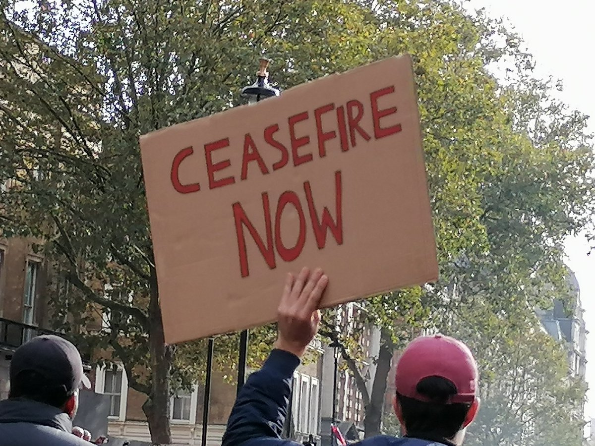 ReziaWahidWeave's tweet image. Today 28.10.2023 #Embankment #London #England humanity asking for #peace #ceasefire shameful not to listen 🤍🖤❤️💚