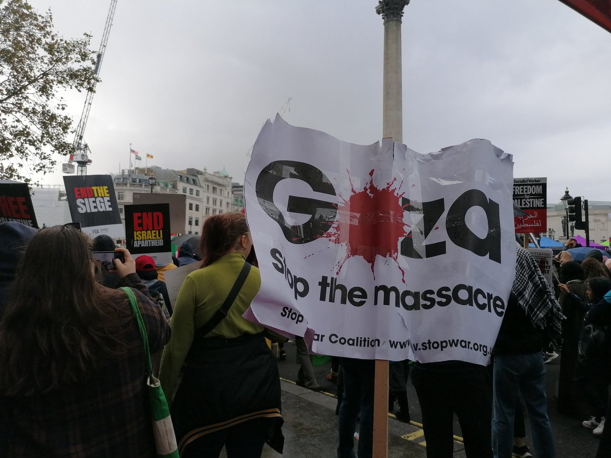 ReziaWahidWeave's tweet image. Today 28.10.2023 #Embankment #London #England humanity asking for #peace #ceasefire shameful not to listen 🤍🖤❤️💚