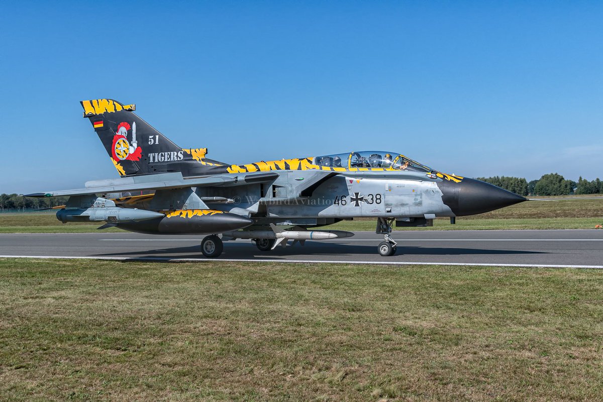 WarbirdAv's tweet photo. Superb Tiger scheme from 51st Tactical Air Wing - 
Luftwaffe (German Air Force) Panavia Tornado ECR 4638 51 Tigers

https://t.co/2net583qok https://t.co/tUnQ6ACVei