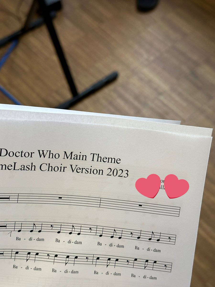 seutendeern's tweet image. Things I do at the @TimeLashGermany #DoctorWho convention #timelashVII : we'll sing the Doctor Who theme on stage tomorrow. How could I NOT join this spontaneous workshop at the convention? #suchanerd