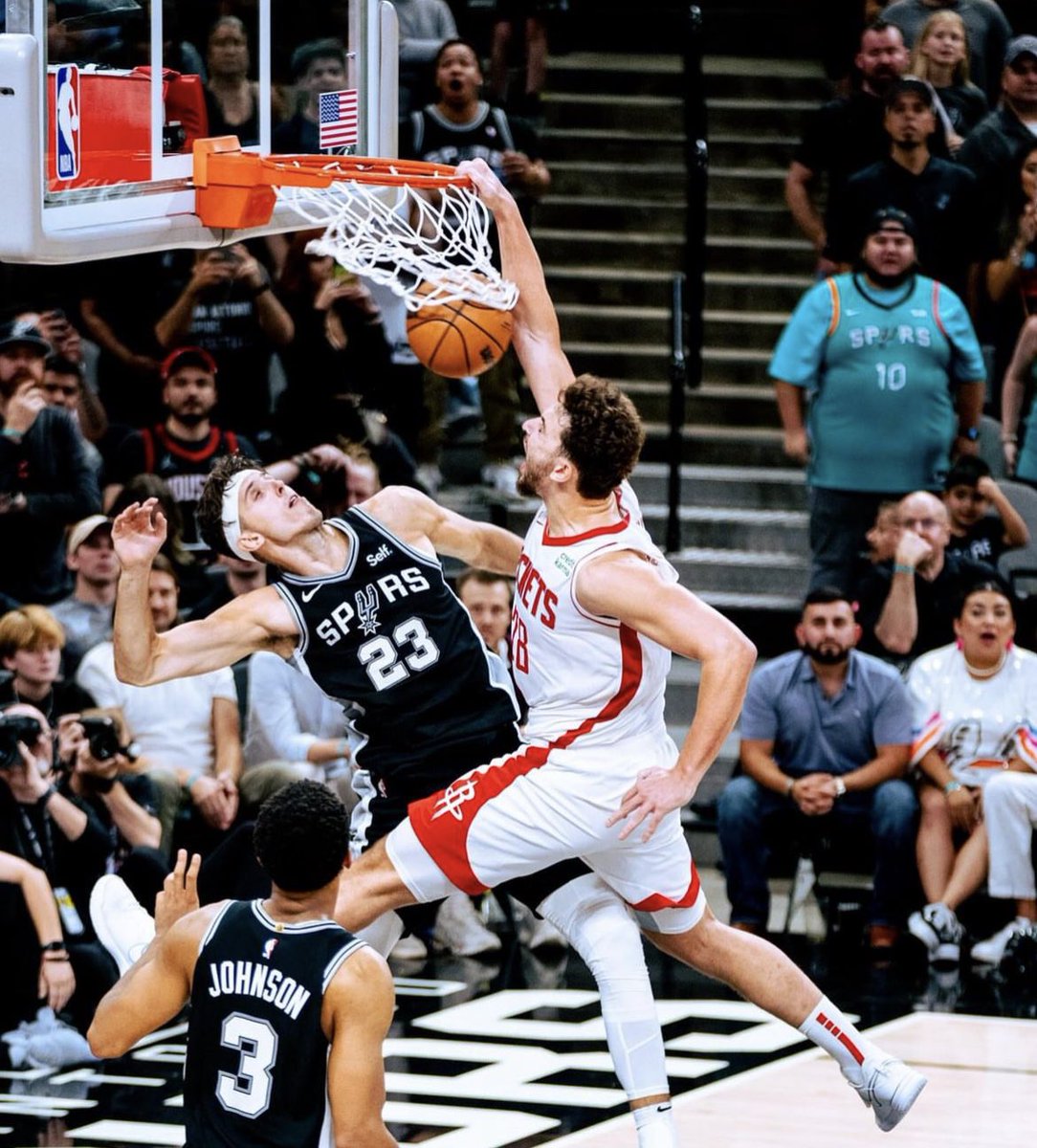 This picture is insane.