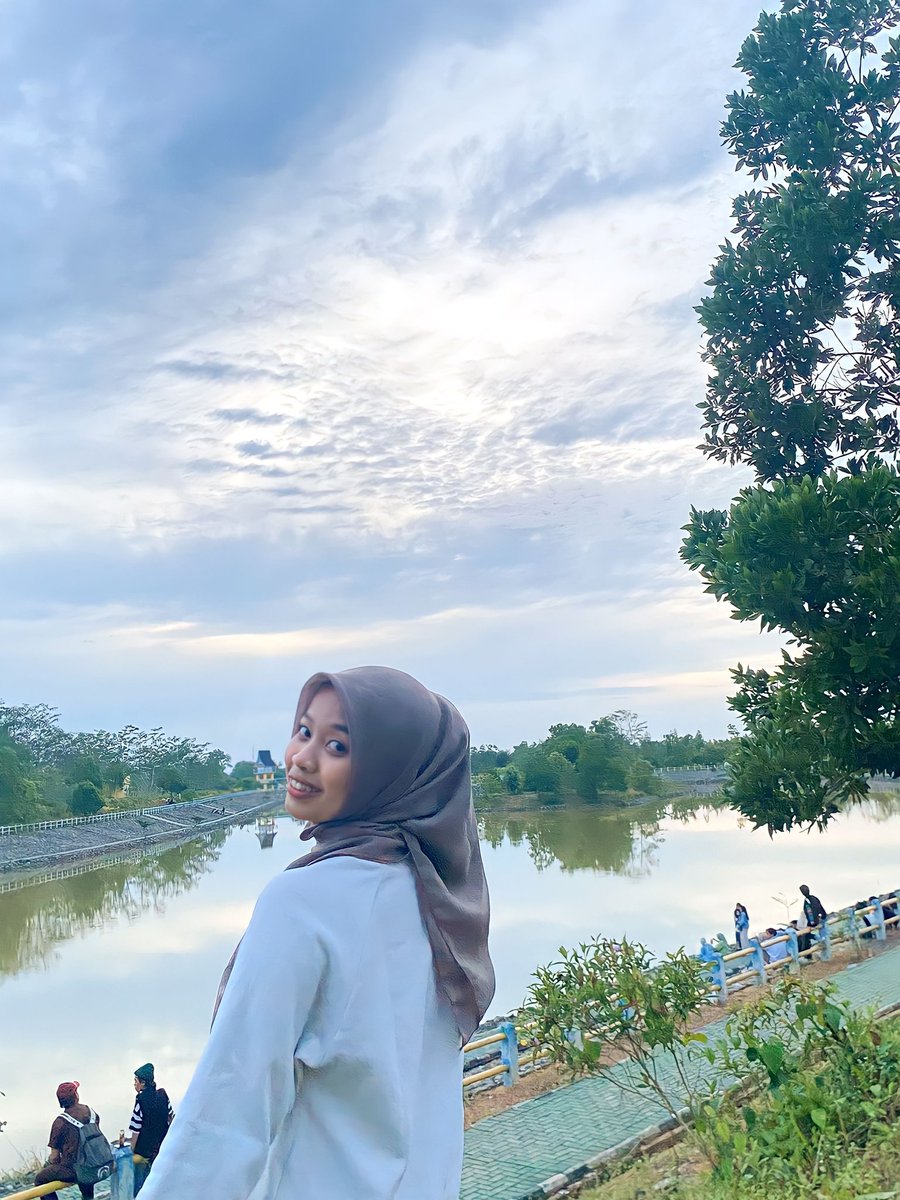 chips1509's tweet photo. @radenrauf agar tali silaturahmi tidak terputus, adakah yang mau bersamaku teruss #LoveStory https://t.co/NLVty1DWSr