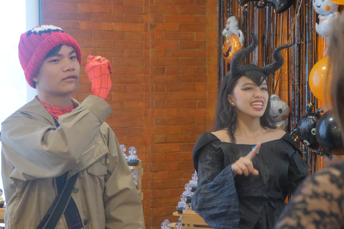 ONCEofCebu's tweet photo. Some of the Best Halloween Costumes by #OnceofCebu during our #8thonthe28th TWICE's 8th Anniversary Event 🍭
🍭 Witch and Fairy God Mother
🍭 Spiderman (Ned) and Anakin
🍭 Spiderman and Maleficent
🍭 Carebear, Spider Gwen, and Velma https://t.co/qbWbuV8Cjv