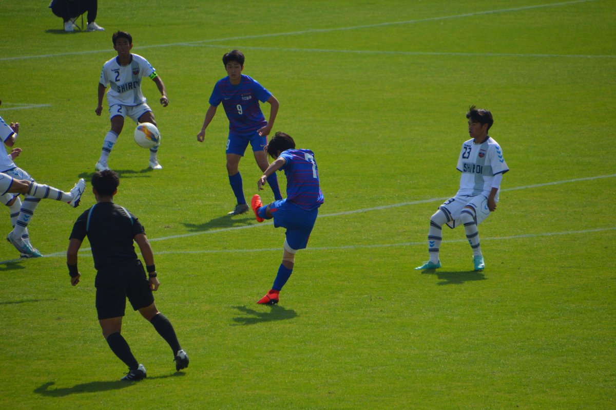 KOSUKEKASAHARA's tweet photo. 🏆第102回全国高校サッカー選手権千葉県大会決勝トーナメント準々決勝
🗓️2023年10月28日(土)
#市立船橋 🆚 #白井
後半も、郡司璃来、太田隼剛ら超高校級プレーヤーが白井ゴールを狙い猛攻に出る https://t.co/fpwkZryh3B