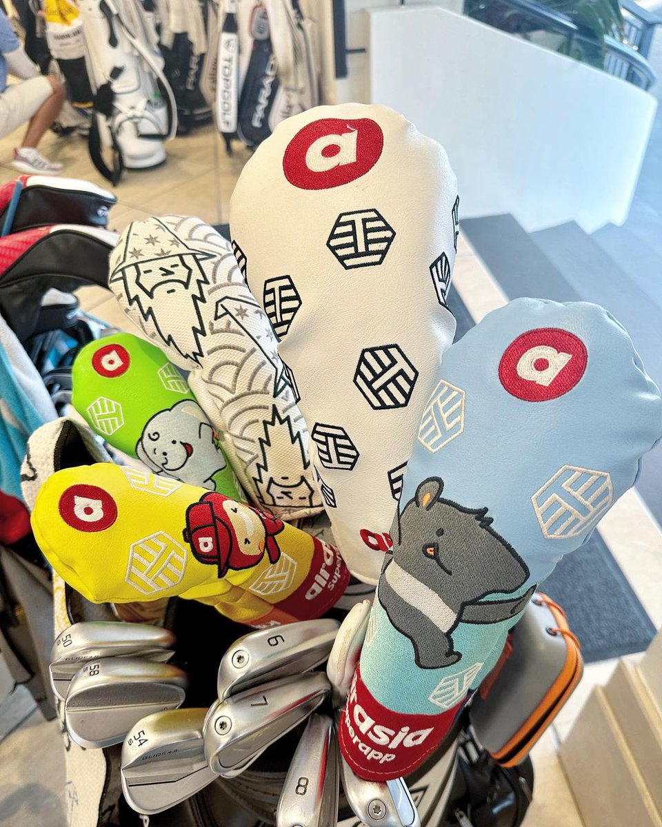 airasia's tweet photo. Honoured to support #Malaysian Olympic Professional Golfer, #KellyTan, with our custom-made #airasia head-covers and golf bag! 🏌‍♀️ 

Wishing her the very best for the #LGPATour #MaybankChampionship this weekend! ⛳️ Come by and support her at #KLGCC! ✨️ 

#airasiaSuperapp #OneStopTravelSuperapp #ExploreTheWorld #Golf