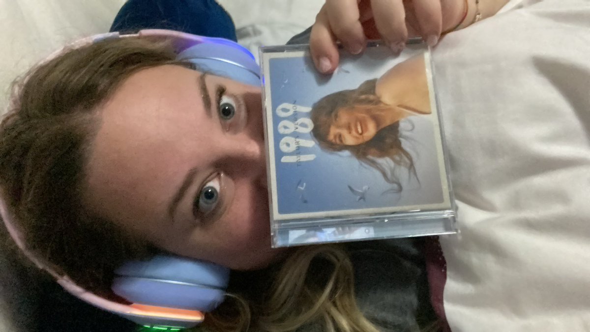 whitefox_13's tweet photo. @taylornation13 so it goes 😂 probably tonight We’ll seeeee the easter eggs becoming real with @jimmyfallon 
#1989TaylorsVersion #1989TaylorsVersionDeluxe 

Are They 2? Are different album? Is it Karma? Is it Rep? Is it 1989 festa? And the Mastermind sounds.. https://t.co/WNPQDzzFSN