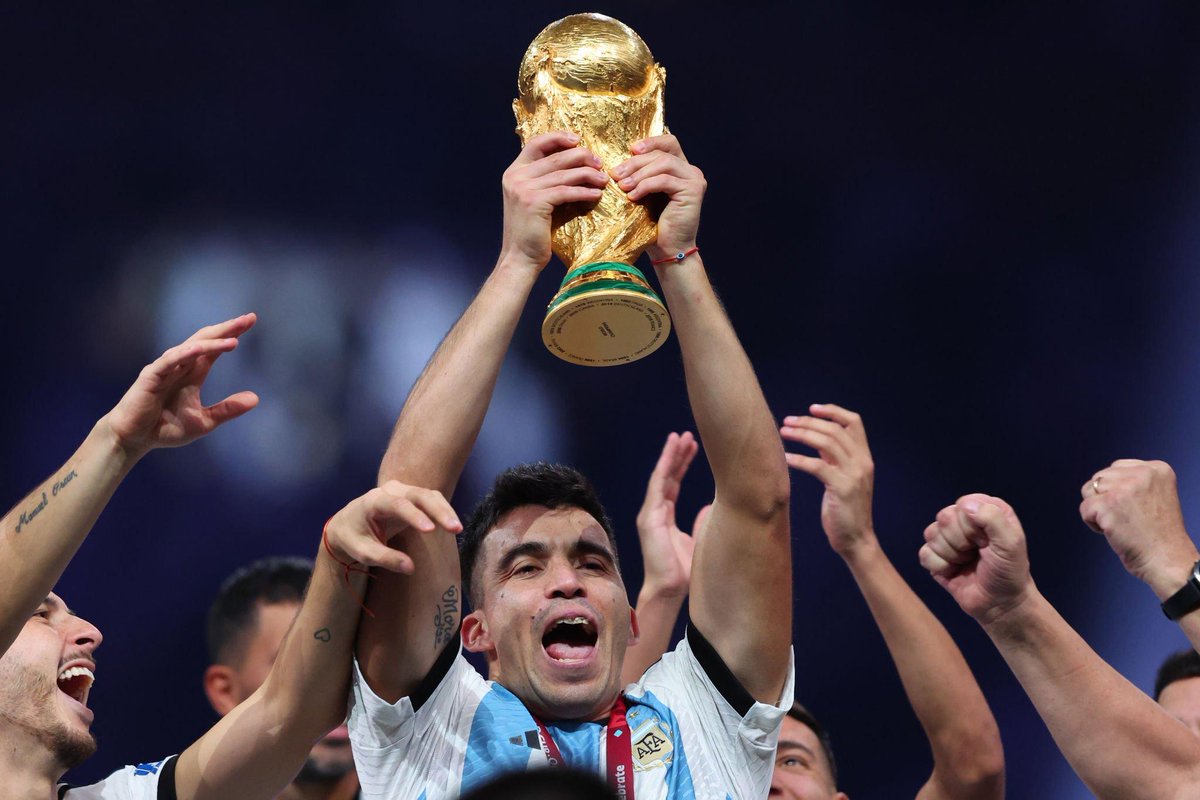 AFASeleccionEN's tweet photo. All the best to 𝑴𝙖𝒓𝙘𝒐𝙨 𝘼𝒄𝙪𝒏̃𝙖 on his 32nd birthday! 🎉 

HB, Huevo! 🏆

#ArgentinaNT https://t.co/BeR4ToFk1d