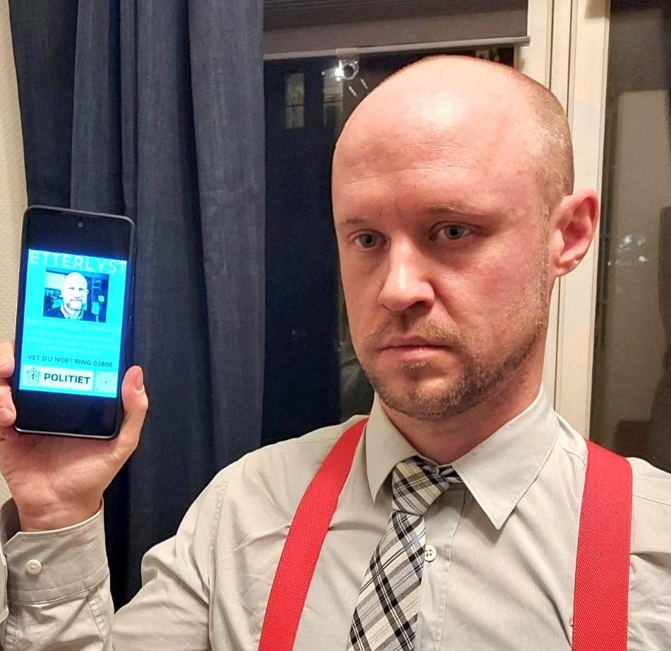 Reynolds420's tweet photo. Gledelig allehelgensaften fra Geir Raveanger og POR-redaksjonen 🎃😁❤️ https://t.co/CaVHAKsePc