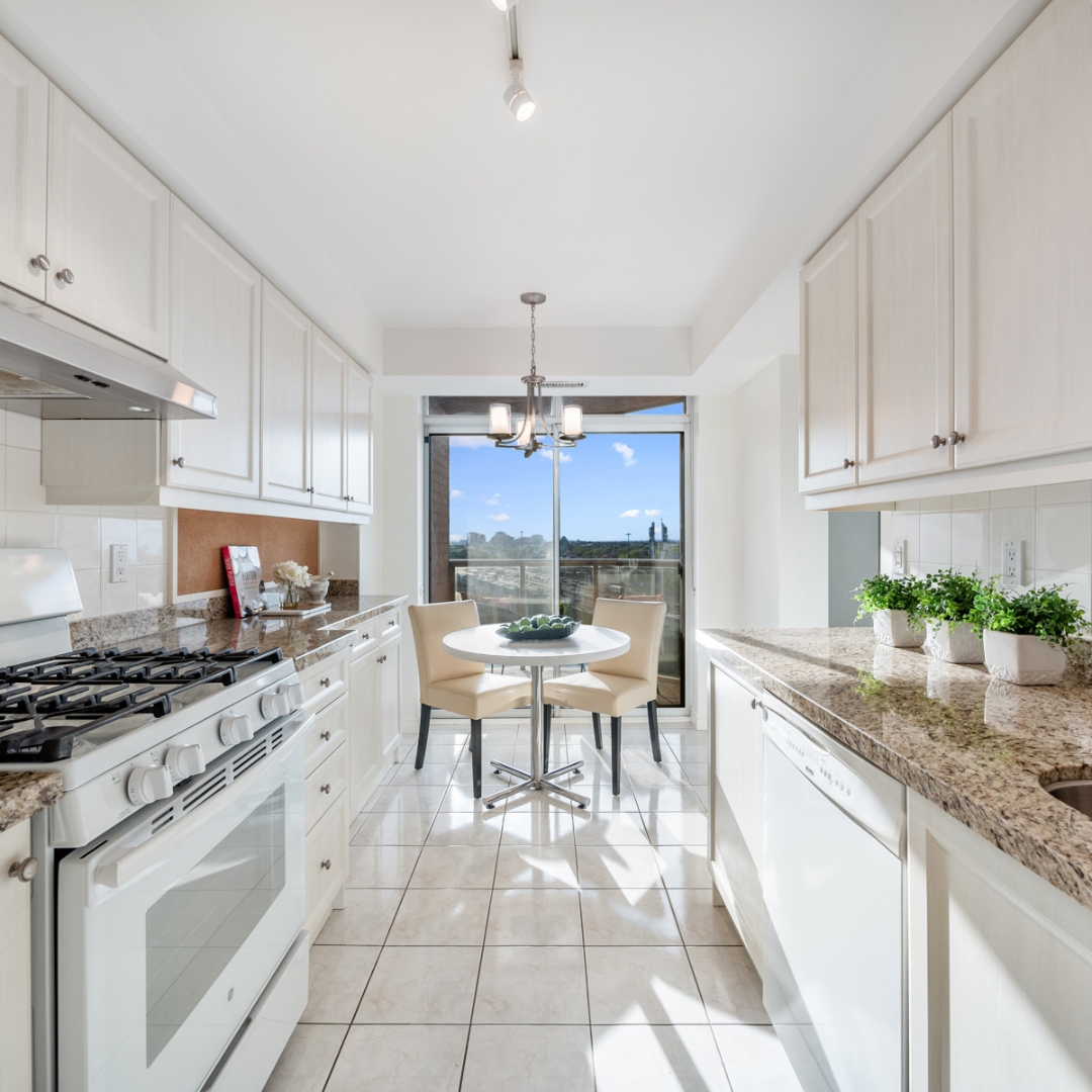 RealWiller's tweet photo. Step in and feel right at home at 265 Ridley Blvd, Unit 1609! 🎈 We're opening the doors this weekend and you're invited. 📅 Sat, Oct 28, 2-4 PM #BedfordPark #TorontoOpenHouse #RealEstateToronto Have questions? We're here to help! 📩 📲 416-948-1342
https://t.co/XApLKgVQst https://t.co/MtB5D97Q4k