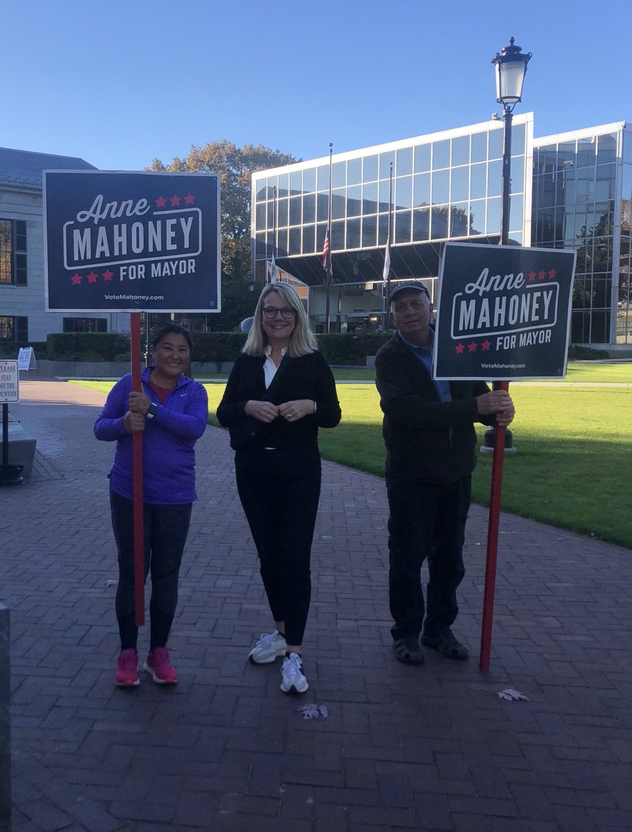 AnneMahoney's tweet photo. Early voting has begun at Quincy City Hall! Come on down to 1305 Hancock Street today from 8:30 PM-5:00 PM to vote. You can also vote early at City Hall Monday 10/30 through Friday 11/3 from 8:30 AM-4:30 PM. See more at https://t.co/YfSTUKZgKB
#earlyvote #quincyma #mapoli https://t.co/7CXwbtQQXp