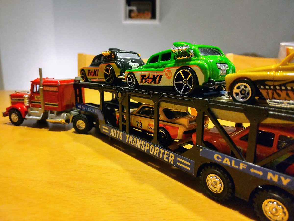 yuuki_feat_c's tweet photo. Cockney Cab II 🔥🔥🔥
バリ3種もってて全てTAXI仕様🚕
リア窓から出てるマフラーが過激😅
とりあえず、KENWORTHに載せといたら大体カッコよく見える。笑
#ホットウィール #HotWheels
#MINIPOWER https://t.co/RqWxW9o576