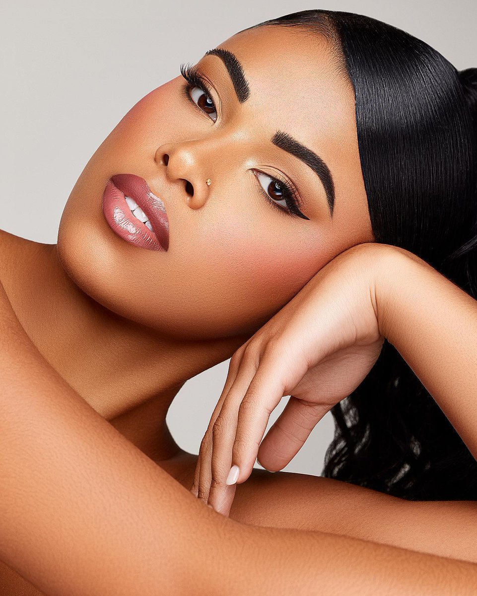 campussnap0's tweet photo. Photographer: @zavierdeangelo.beauty 
Mua:: @Cristinartistry
Model: @dariaparkerr

#campussnap

Cole Palmer | Mami | Sack | Pochettino | Useless | Chelsea | Camavinga | Cancelo | Sterling | Mbeumu https://t.co/jwni1wmlHb