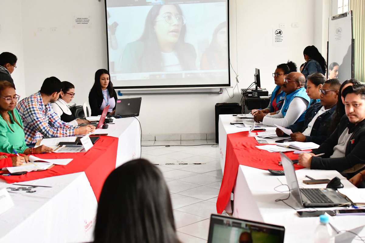 VeronicaCandoB's tweet photo. La estrategia “Fortaleciendo Territorios”, nos ha permitido articular y colaborar entre técnicos, cooperantes y usuarios del MIES, para mejorar los servicios que brindamos desde @InclusionEc en favor de los grupos vulnerables del país. https://t.co/86w0263aDL