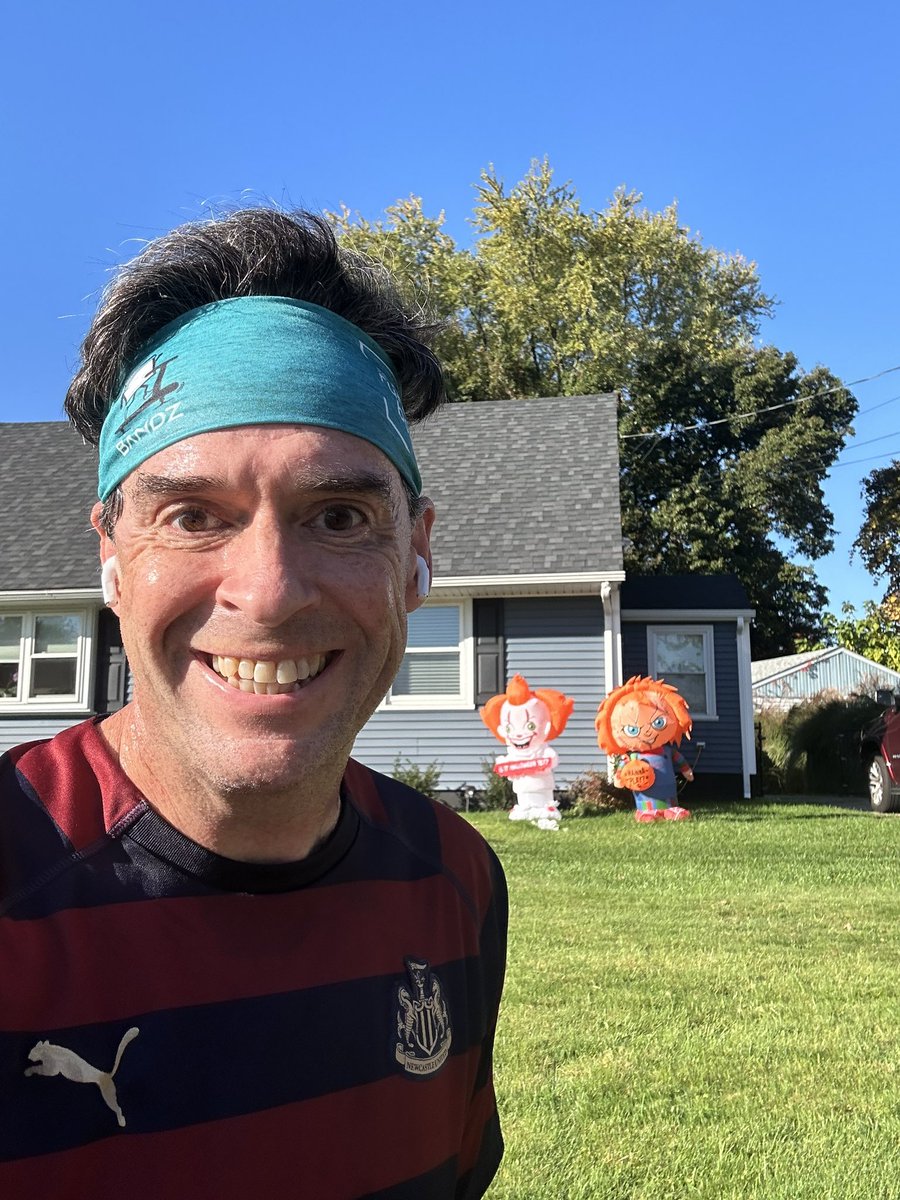 dmv1332's tweet photo. Ran 6.37 miles with Nike⁠ Run Club last long one before the #stpeterunfest #brothersrun #lad #teamrandibandanas #randibandanas #spookyseason #spookyrun #toonarmy #stratcity #stratfordrunning #childsplay #it https://t.co/yr6XMeXWD9