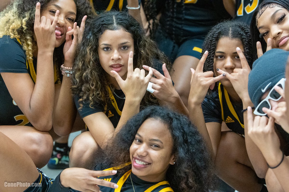 As promised.. way more 📸from Midnight Madness!
Great crowd, great energy, and great community.

conephoto.com/Central-Gwinne…

<a href="/LadyBlackKnigh1/">LadyBlackKnightBasketball</a> <a href="/CGHS_BB/">Central Gwinnett Black Knights</a> <a href="/CentralGwinnett/">CGHS Athletics</a> <a href="/CGwinnettCheer/">CentralGwinnettCheer</a> <a href="/LawrencevillePD/">Lawrenceville Police</a>