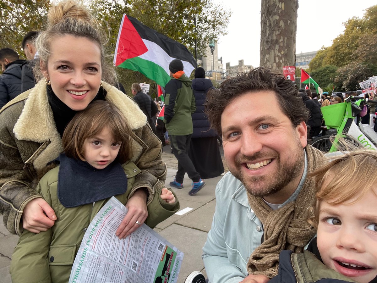 LauraAMcAlpine's tweet image. Proud to stand in solidarity with #Palestine #CeasefireNOW