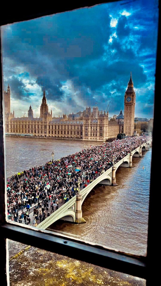 #WestminsterBridge Now
#FreePalestine #FreeGaza #CeasefireForGaza  #WarCrimes #Genocide #EthnicCleansingOfPalestine  #Israel