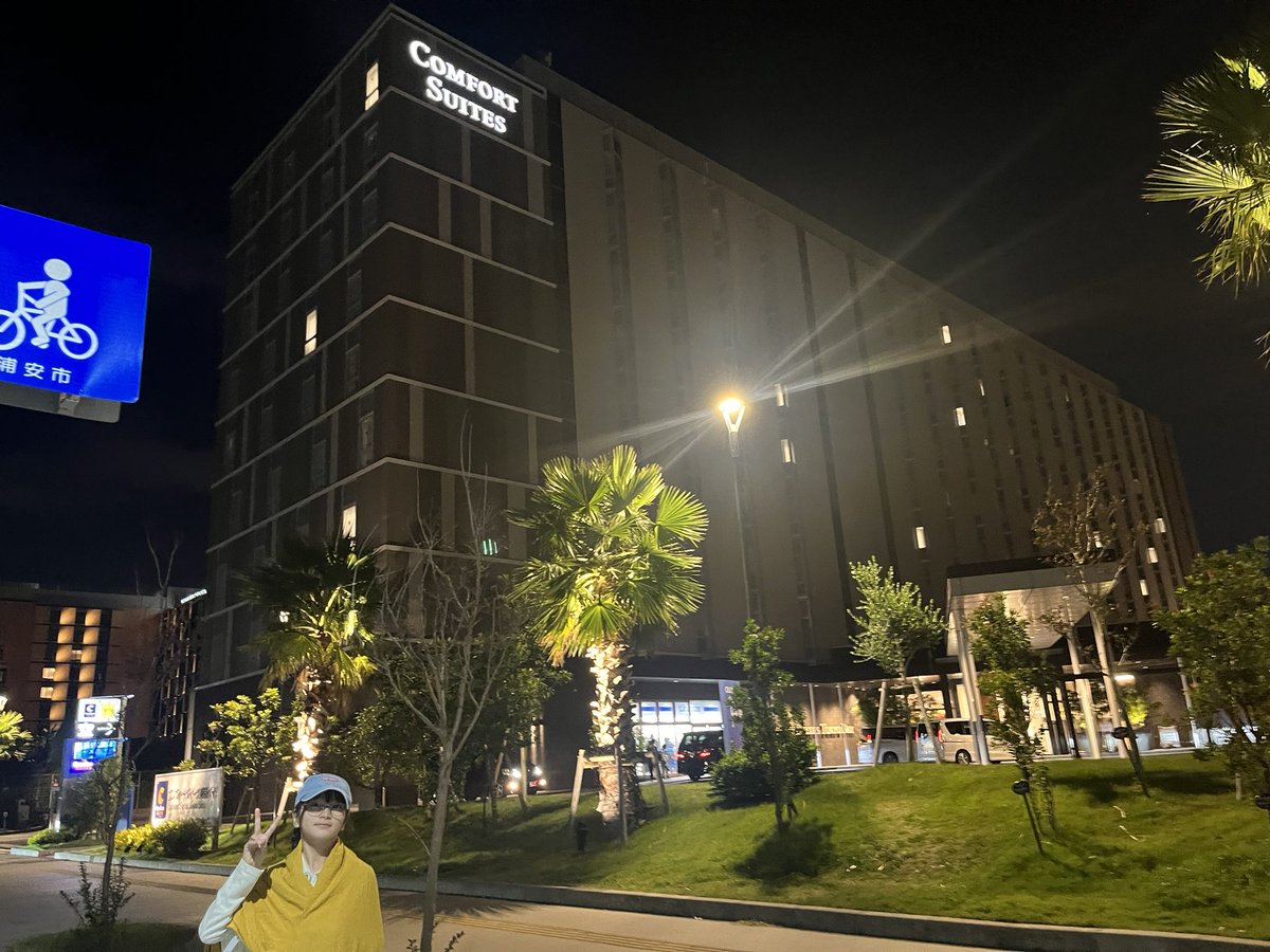 千葉県で浦幌みっけ😳
ホテルロビーに浦幌「おやさいクレヨン」塗り絵コーナーがありました。

クレヨンの黒色原料は
#浦幌木炭
です！