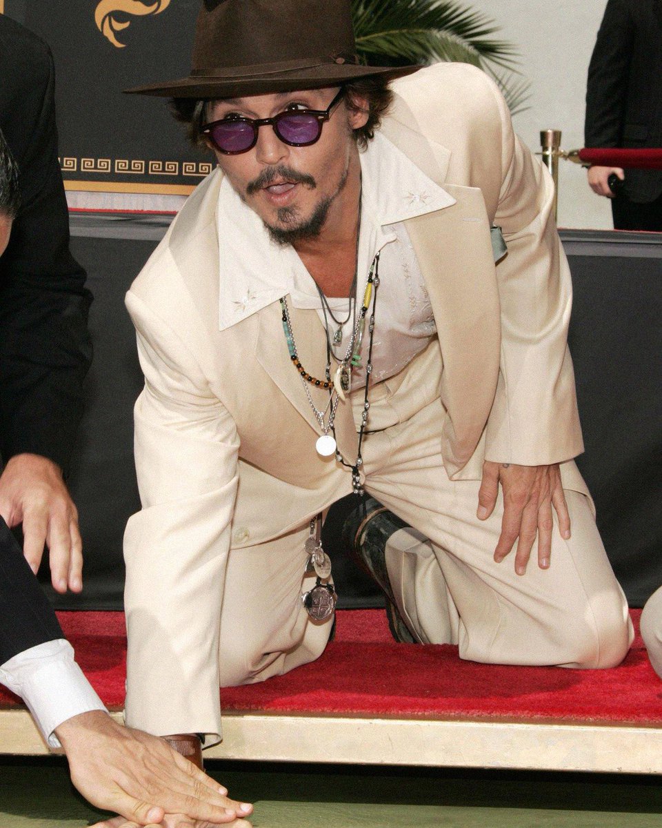 johnny depp daily tweet media