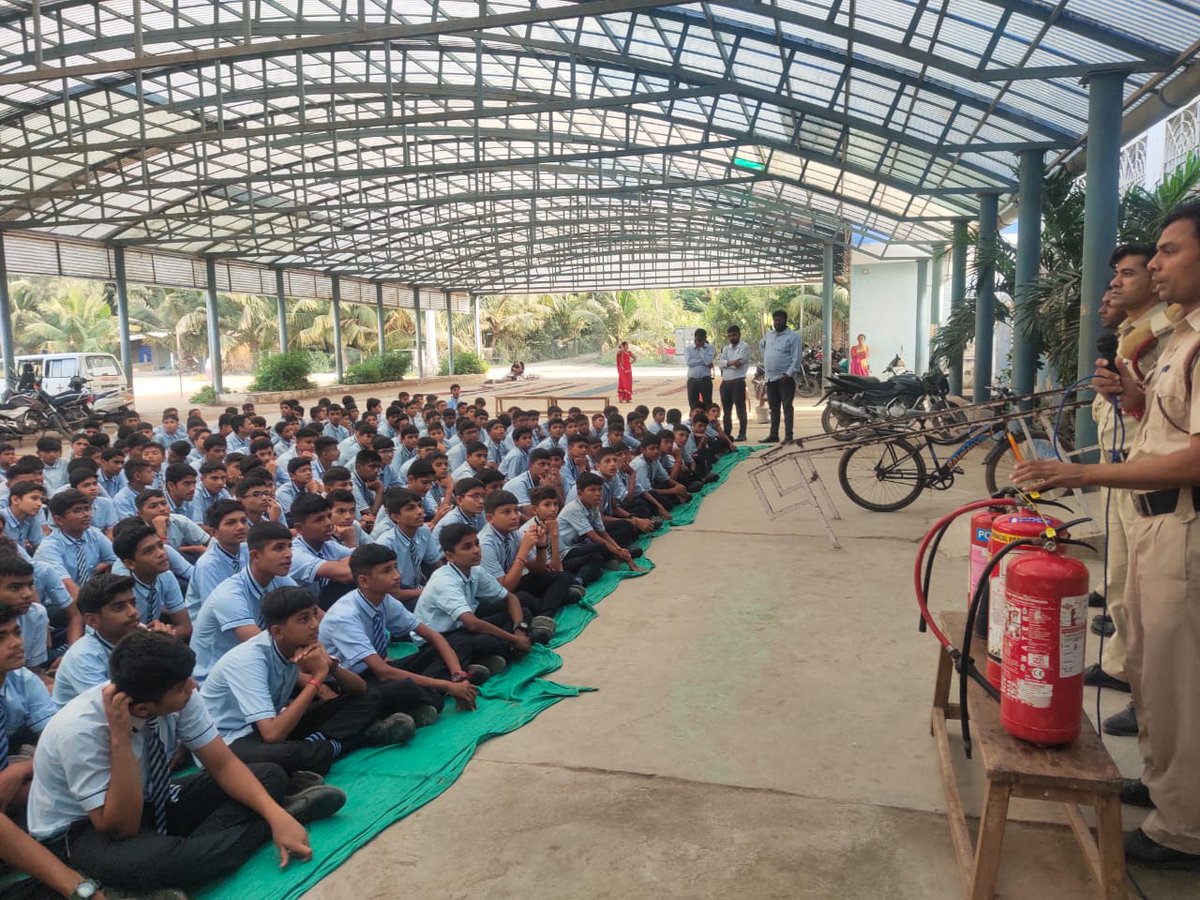 nssghssbvanakba's tweet image. NSS unit GHSS (B) Vanakbara Today An Awareness Program about #FireSafety was organized by Fire Department, Diu 
#firesafety 
#nssunit