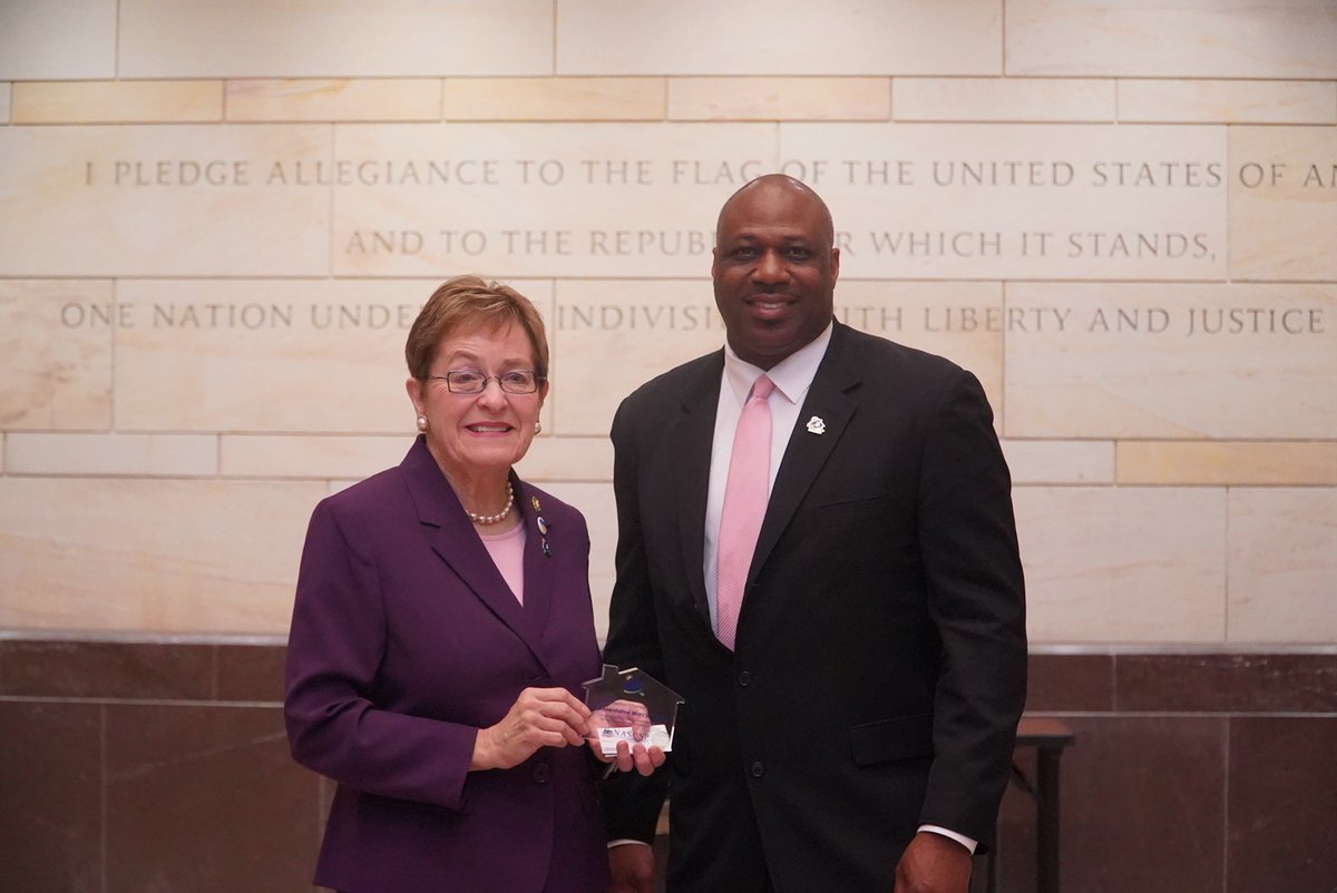 ENERGY's tweet image. This week, our very own Dr. Henry McKoy joined state and local leaders to celebrate @NASCSP’s Weatherization Day.

Thank you to @SenJackReed, @RepMarcyKaptur, and @RepPaulTonko for coming out to support the energy saving and job creating potential of home weatherization programs.