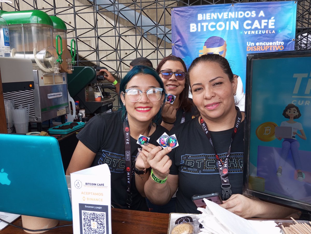 Y <a href="/100DiasDeR/">100DiasDeResearch</a>  presente con los amigos de <a href="/BitcoinCafeVzla/">Bitcoin Café</a> en la <a href="/CCSBlockchainWk/">Anibal Garrido</a>