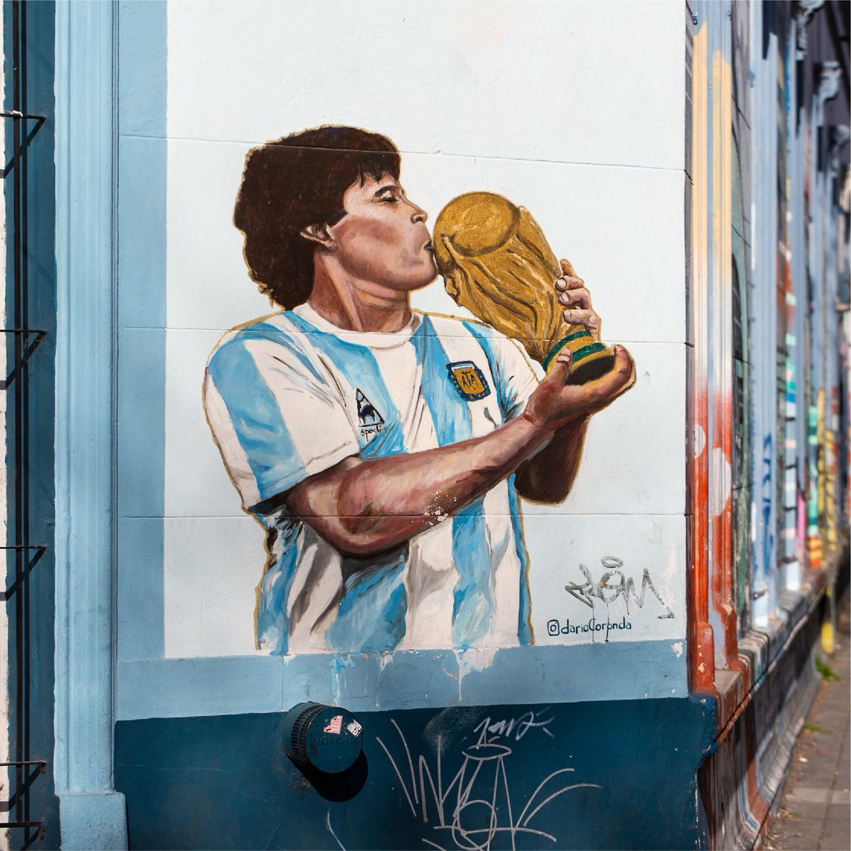 m10memorial's tweet photo. Diego siempre cerca.

Diego is always near.

Diego sempre vicino. 

#señales #señalesdediego #m10memorial #m10 #diego #diegoarmandomaradona #diegoparasiempre #argentina #futbol #diegomaradona #diegoeterno 
#quisieraveraldiegoparasiempre #memorialdiego #diegoseñales https://t.co/lpCmcVTLkF