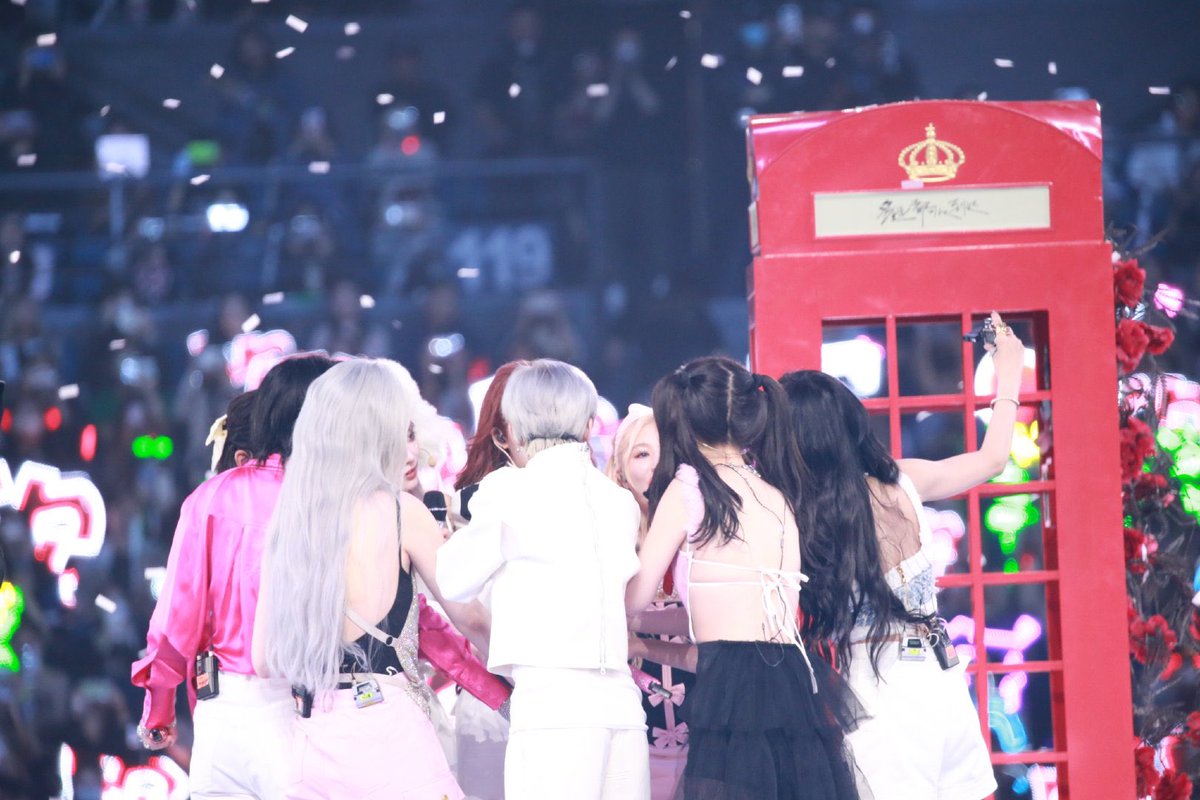 Now it's time to say goodbye
To the things we loved
And the innocence of youth
How the time seemed to fly
From our carefree lives
And the solitude and peace we always knew

-
Happy graduation, THE9🤍