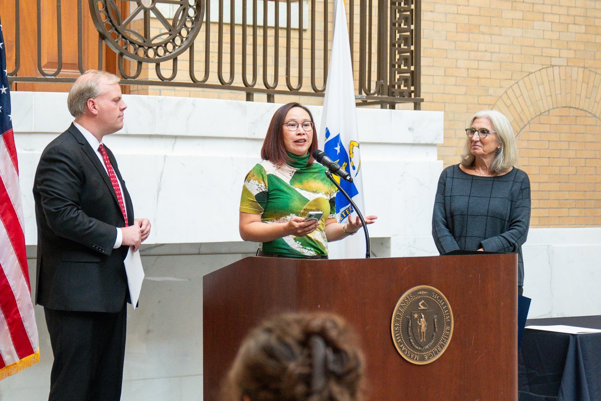 CindyFriedmanMA's tweet photo. This week, I had the chance to present district winners and honorees of the Massachusetts Book Awards with my House colleagues. Many congratulations to all the winners from the 4th Middlesex, including @MalindaLo who gave a powerful speech in opposition to the rise in book bans. https://t.co/cntuCyN019