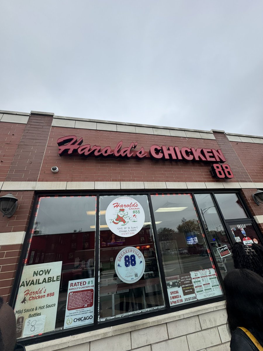 DubbsGrubs's tweet photo. Sharks won. 🥇 
Harolds next. 🥈
Uncle Remus 🥉

Harold's had the best mild sauce though. https://t.co/HBqAphXXlj