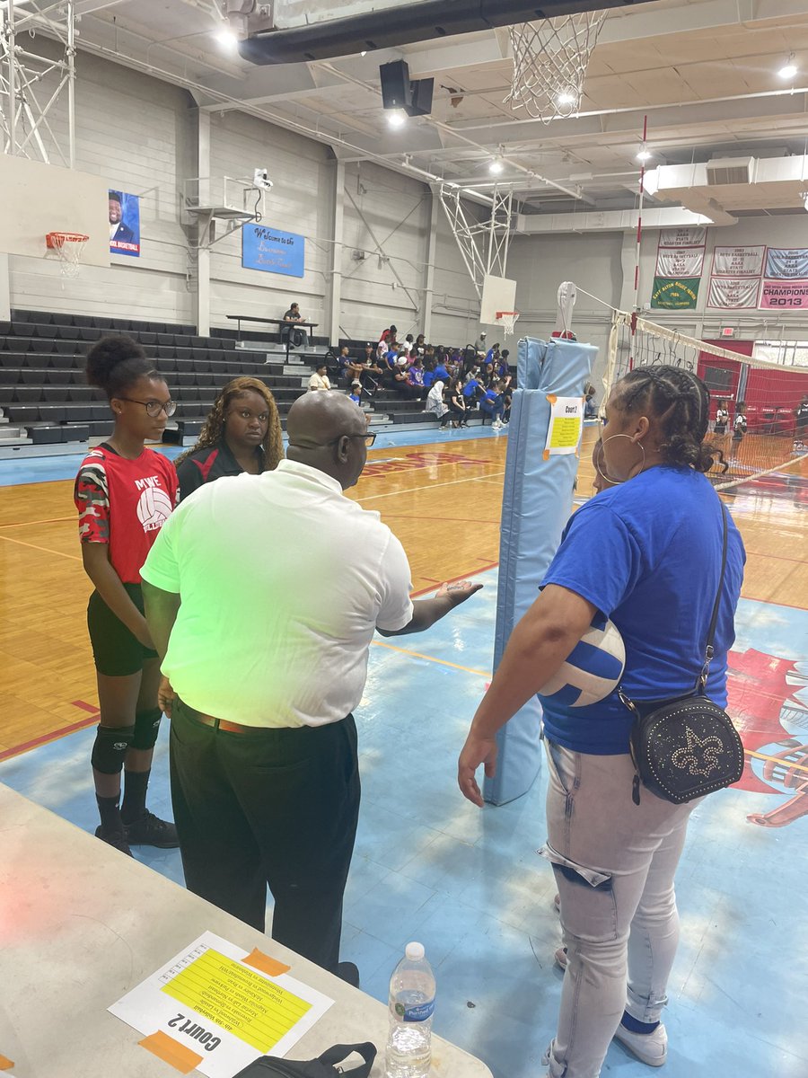 MandyLaCerte's tweet photo. Three Southeast Region teams battling this morning in the @ebrpschools volleyball tournament. Let’s GEAUX! https://t.co/jxSW9R4YqV