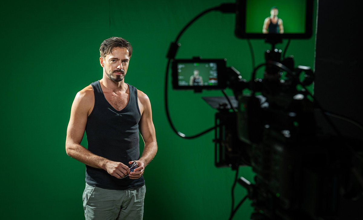 Thanks to Pieter Mylle for this amazing setphoto!

..
#actor #acting #setphotography #actorslife #cast #casting #model #modelling #acting #corporate #commercial #men