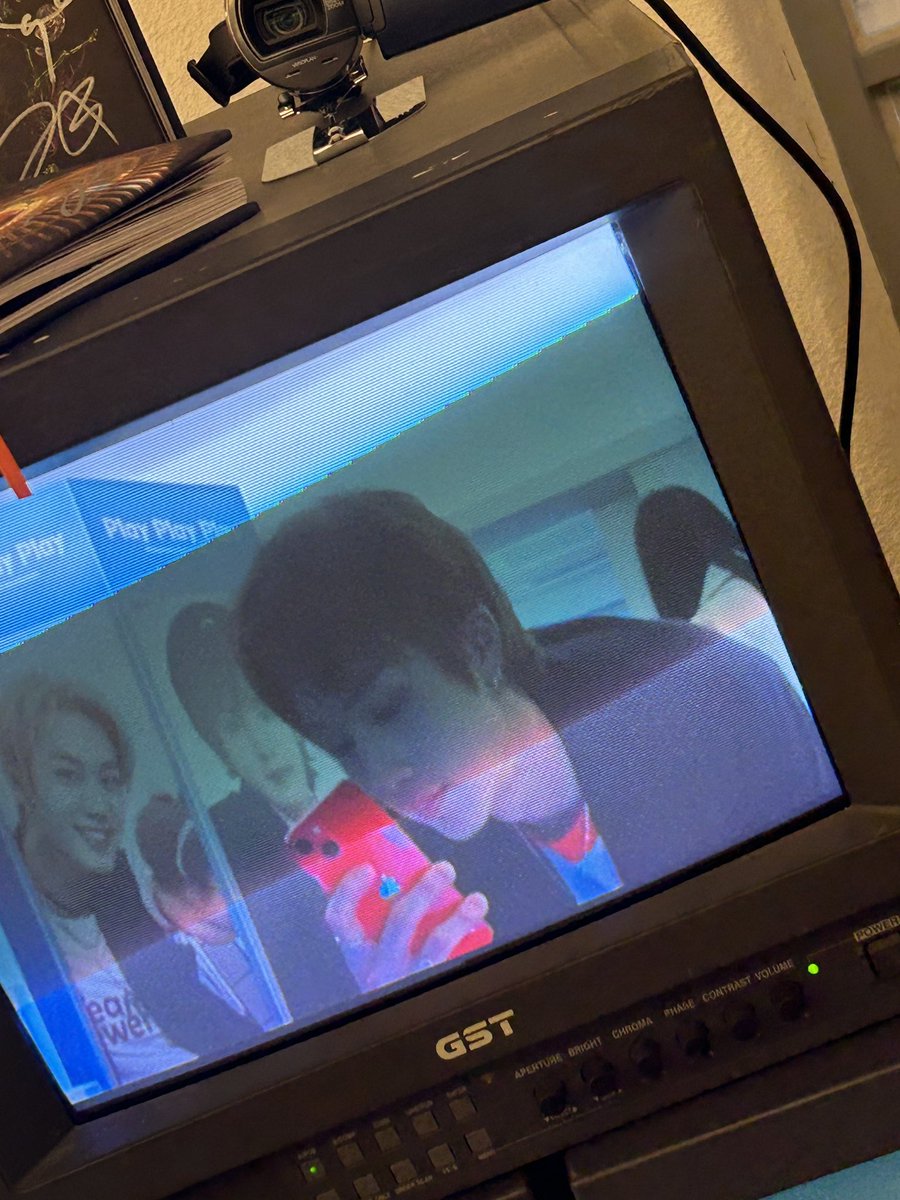 P1H_members's tweet photo. 피스~ 베리베리 해피 3주년이네요🙂 다시 한 번 행복한 추억 만들어주심에 감사드려요 굿나잇✨

#P1Harmony #JIUNG https://t.co/vG8x6BvjYr