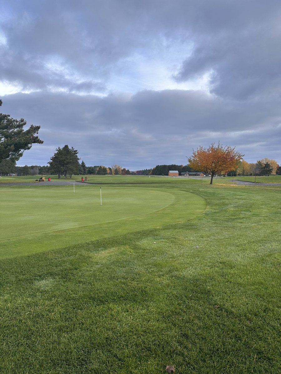 VoyagerGolf's tweet photo. #picaday198 Cold and quiet! Today is for the hardy golfer! https://t.co/Wt06uH1Qj9