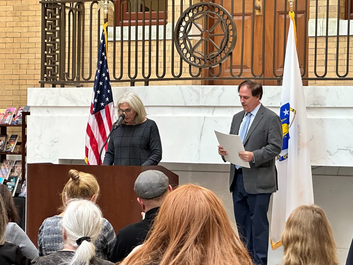 CindyFriedmanMA's tweet photo. This week, I had the chance to present district winners and honorees of the Massachusetts Book Awards with my House colleagues. Many congratulations to all the winners from the 4th Middlesex, including @MalindaLo who gave a powerful speech in opposition to the rise in book bans. https://t.co/cntuCyN019