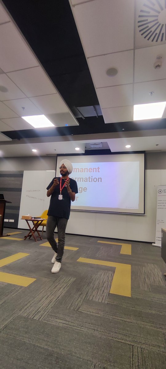 XCALIUS02's tweet photo. @prasansecures spitting facts regarding @ArweaveEco how amazing it is and he really helped me understand that how this decentralized system can help me build quickly and simply with permanent storage just at nominal cost of 5$ for 1 gb for lyf and what do u want. Check them out. https://t.co/L5CYuSSi4x