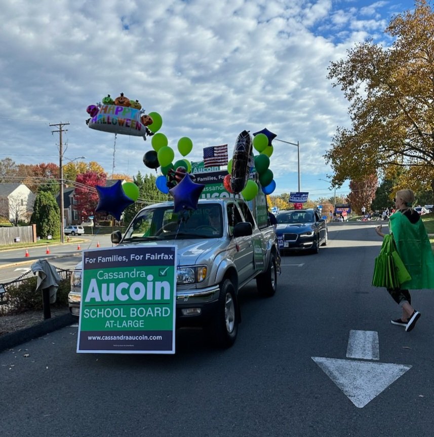 We're at the #AnnandaleParade this morning.