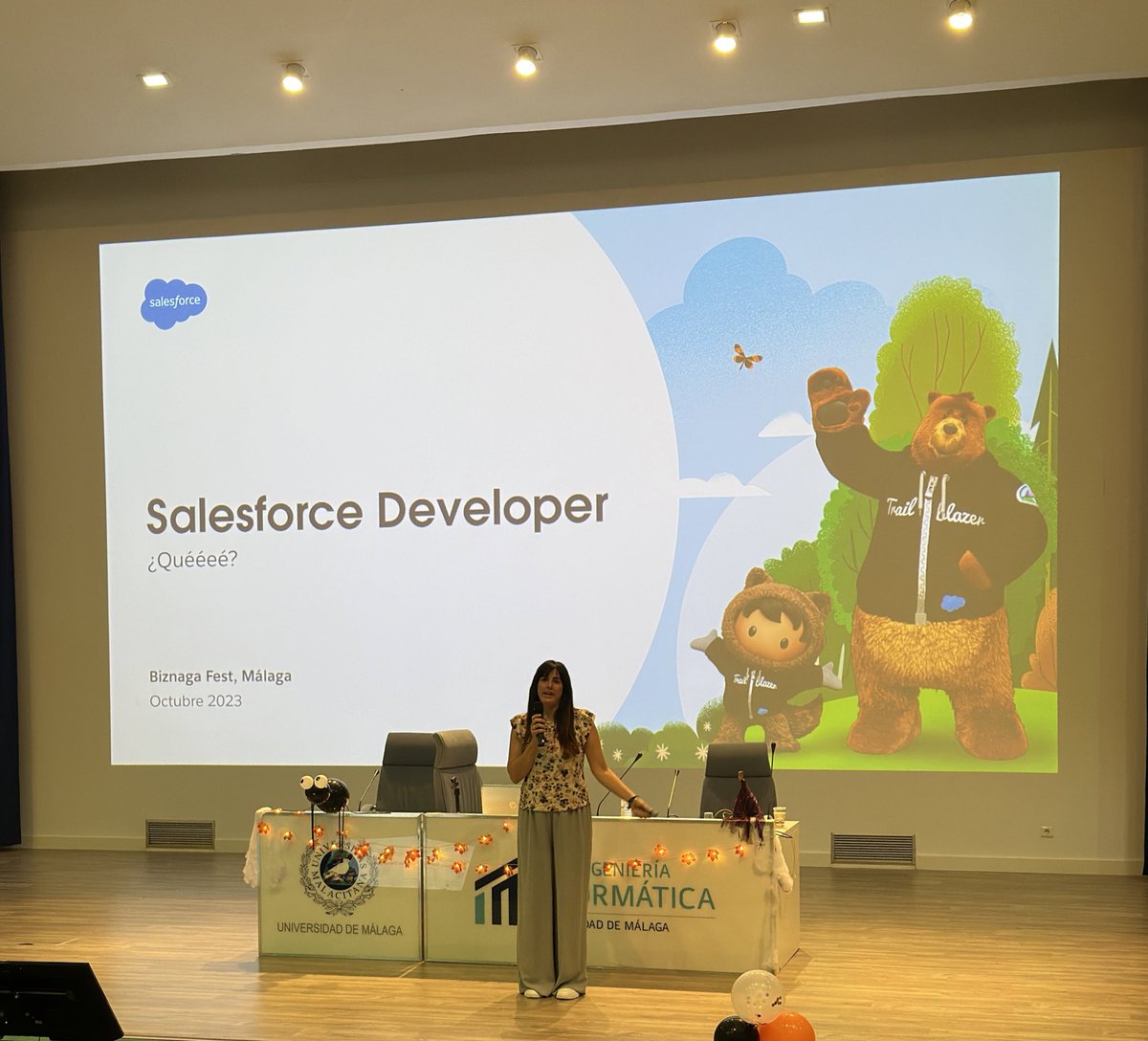 Ninib3th_'s tweet image. Ahora con @AlbaSFDC y su ponencia sobre “Salesforce developer” en el @BiznagaFest #BiznagaFest23 #biznagafest #BiznagaFest2023 #Malaga #Salesforce