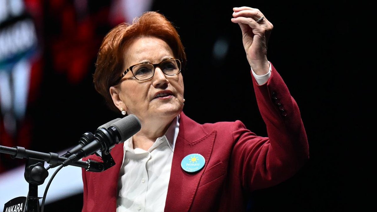 Meral Akşener: “Bir taraf Cumhuriyet’e ve Atatürk’e karşı acayip bir alerji duyuyor. Diğer taraf ise Cumhuriyeti tapulu malı gibi görüyor, şahsi çıkarlarına ve hatalarına kalkan yapıyor. Cumhuriyeti, bir siyasi parti kurmamıştır. Cumhuriyeti; Gazi Mustafa Kemal Atatürk’ümüzün…